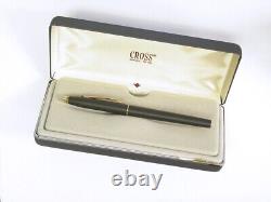Cross Century Matte Black & Gold Fountain Pen Medium Pt Made In Usa 2506 Mint