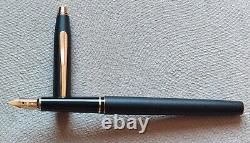 Cross matt black fountain pen vintege