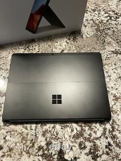 Microsoft Surface Pro X (4G LTE) 13 (SQ1 / 256GB / 8GB) + Keyboard & Pen