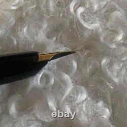 Montblanc 220 Black 14K 585 Fountain Pen Matte Hairline Finished F Nib
