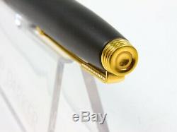 PARKER 75 FOUNTAIN PEN IN MATTE BLACK WithMEDIUM 18K GOLD NIB AND GOLD TRIM FRANCE