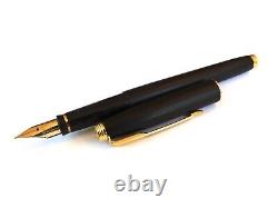 Parker 75 Fountain Pen In Black Epoxy Matte With 14k Solid Gold Fine Nib Mint