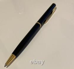 Parker Classic Matte Black Gold Trim Ballpoint Pen