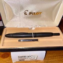 Pilot Fountain Pen Vanishing Point Retractable, Matte Black, Broad Nib 60579