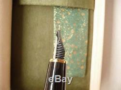 Platinum Izumo Matte Tagayasan Bombay Black Wood Fountain Pen 18K PIZ-5000 F / M