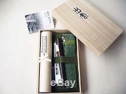Platinum Izumo Matte Tagayasan Bombay Black Wood Fountain Pen 18K PIZ-5000 F / M