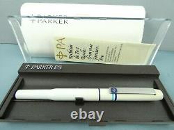 RARE Vintage Parker 25 Matt White Fountain Pen, CT, Ridge Top, Blue Trim, 1979, Box