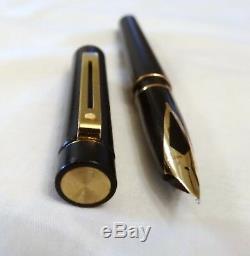 Sheaffer Targa 1003 Matte Black Fountain Pen With 14k Gold Nib & Pencil Mint