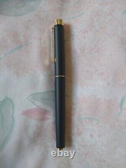Sheaffer Targa Black Matte Full Size, 14k Gold Medium Nib Fountain Pen/NEW