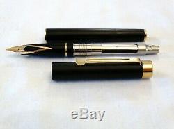 Sheaffer Targa Matte Black Fountain Pen With 14k Gold Nib & Laque Ends Mint
