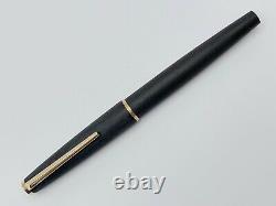 Vintage Montblanc 220 Matte Black Brushed Finish Fountain Pen 001